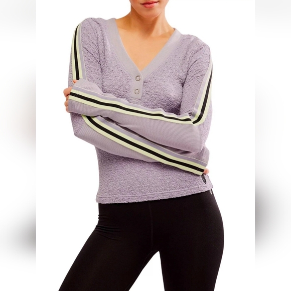 FP Movement Recovery Layer Shirt Free People Trailblazer Combo Womens XS NWT - Picture 1 of 10